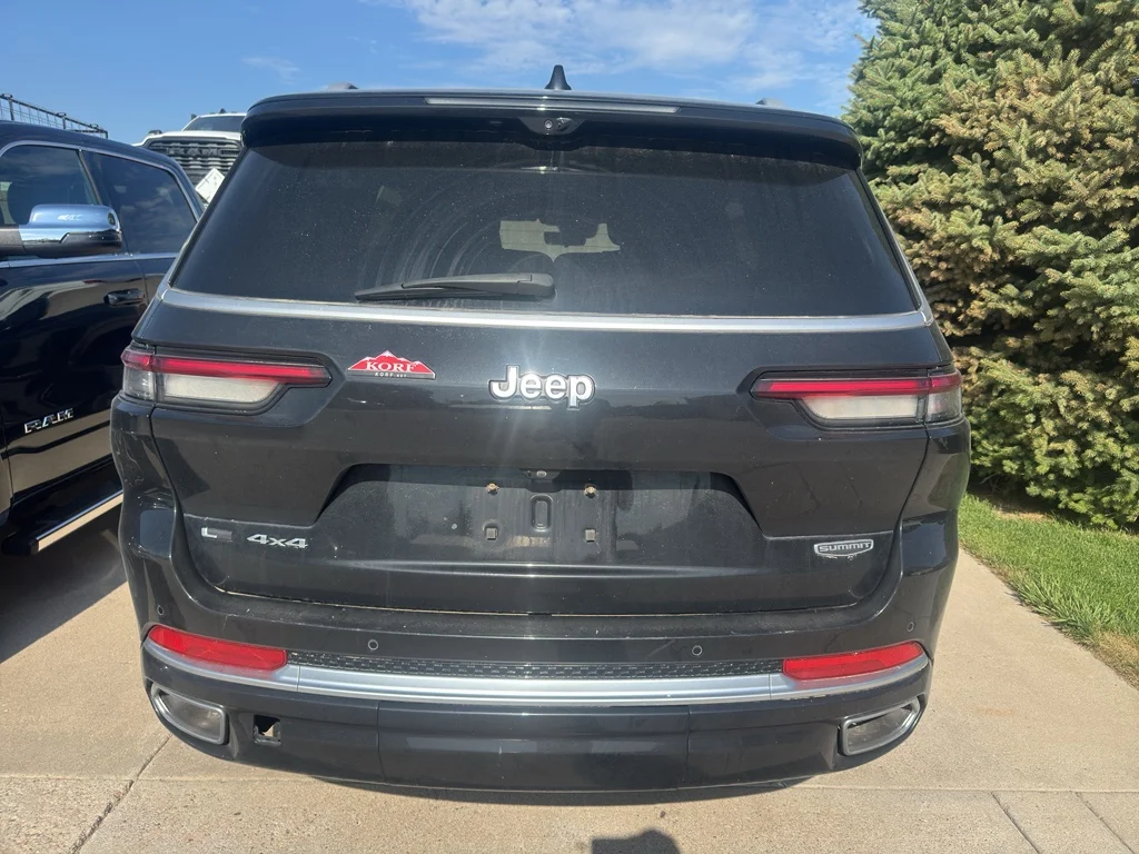 Used 2022 Diamond Black Crystal Pearlcoat Jeep Summit image 4