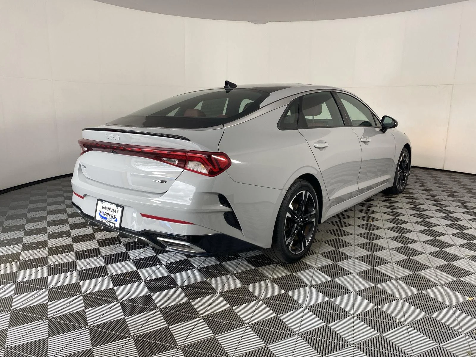 Used 2022 Wolf Gray Kia GT-Line image 8