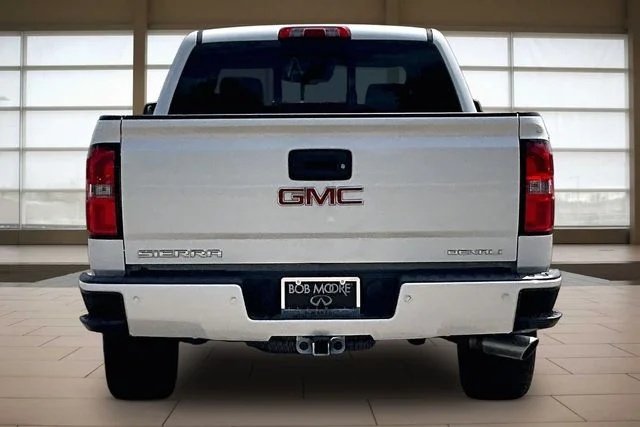 Used 2015 White GMC Denali image 4