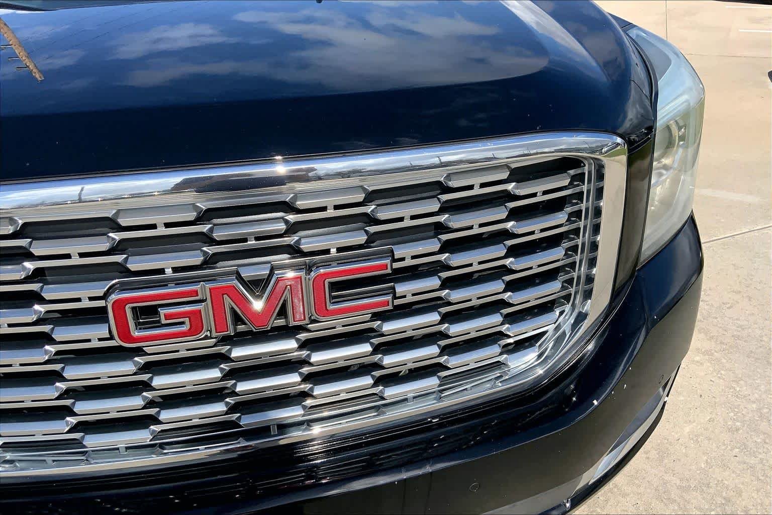 Used 2018 Onyx Black GMC Denali image 30