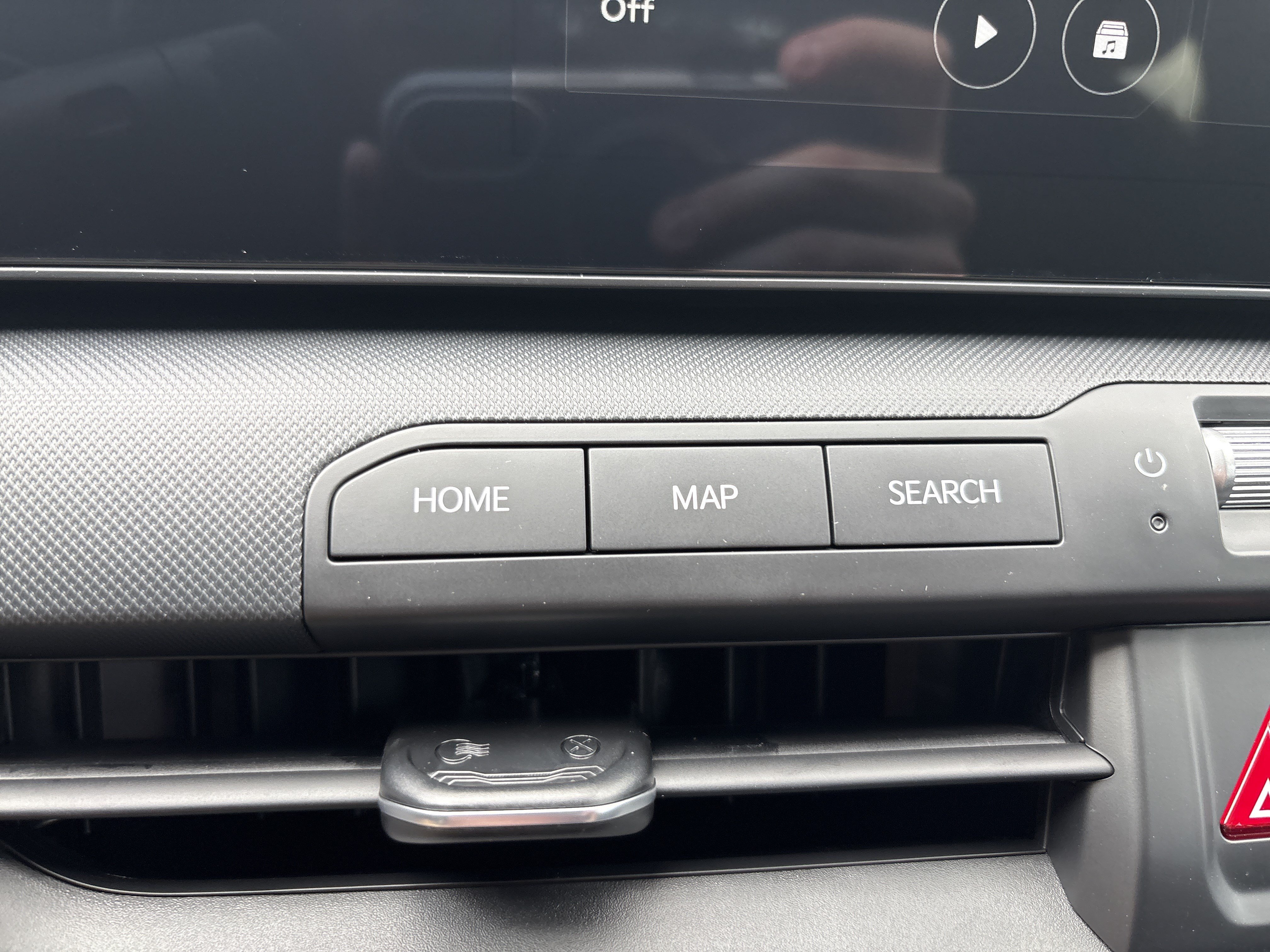 New 2026 Snow White Pearl Kia LXS image 14