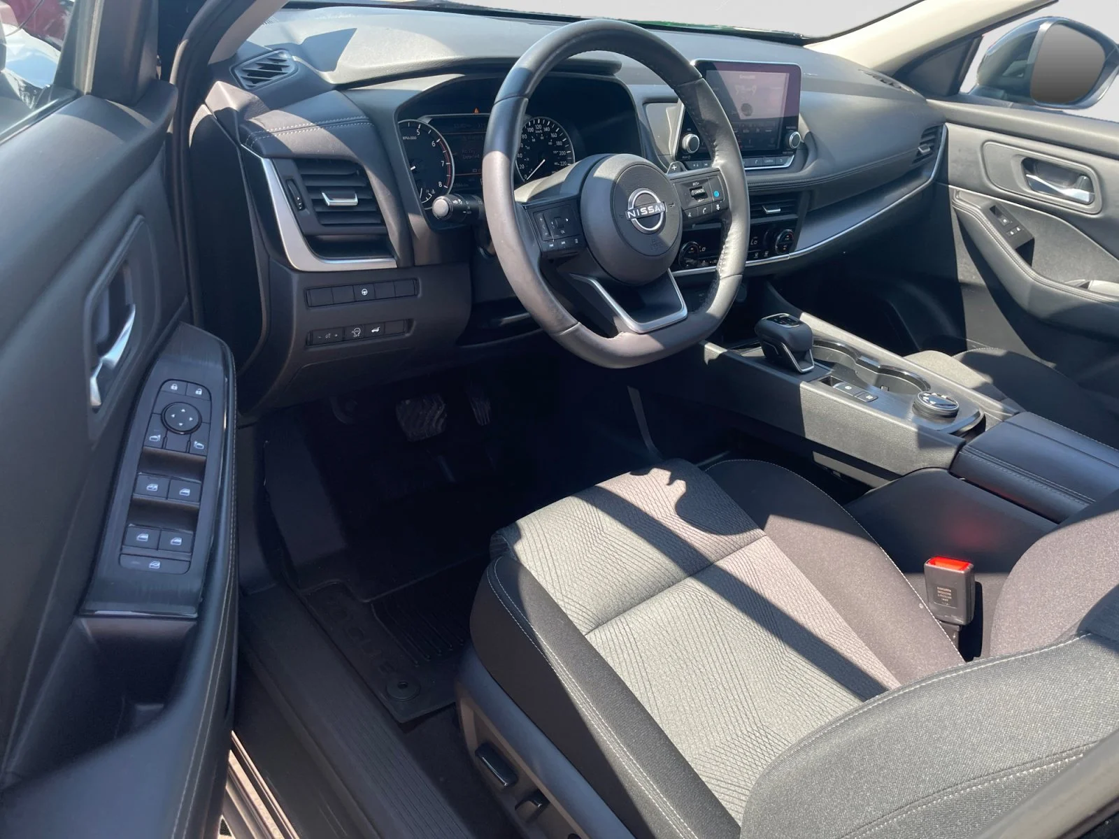 Used 2024 Black Nissan SV Moonroof AWD image 13