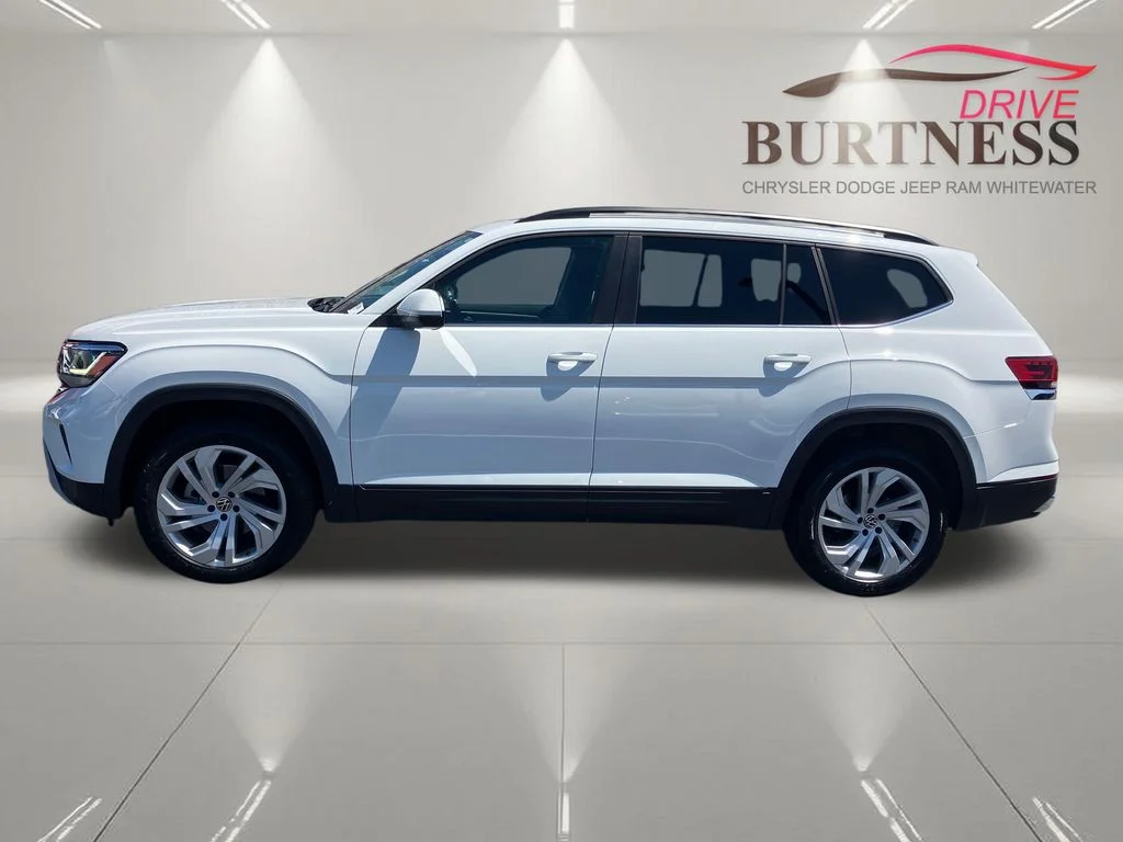 Used 2023 White Volkswagen 2.0T SE w/Technology image 11