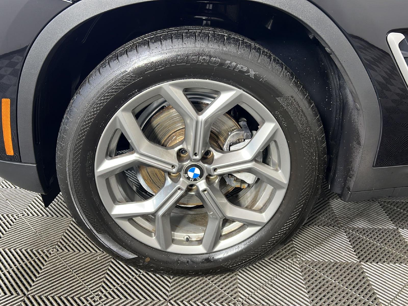 Used 2022 Black Sapphire Metallic BMW xDrive30i image 14