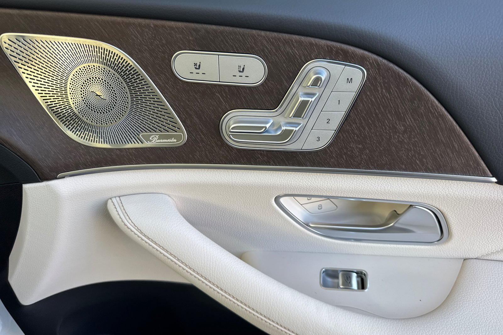 New 2027 Polar White Mercedes-Benz GLS 450 image 33