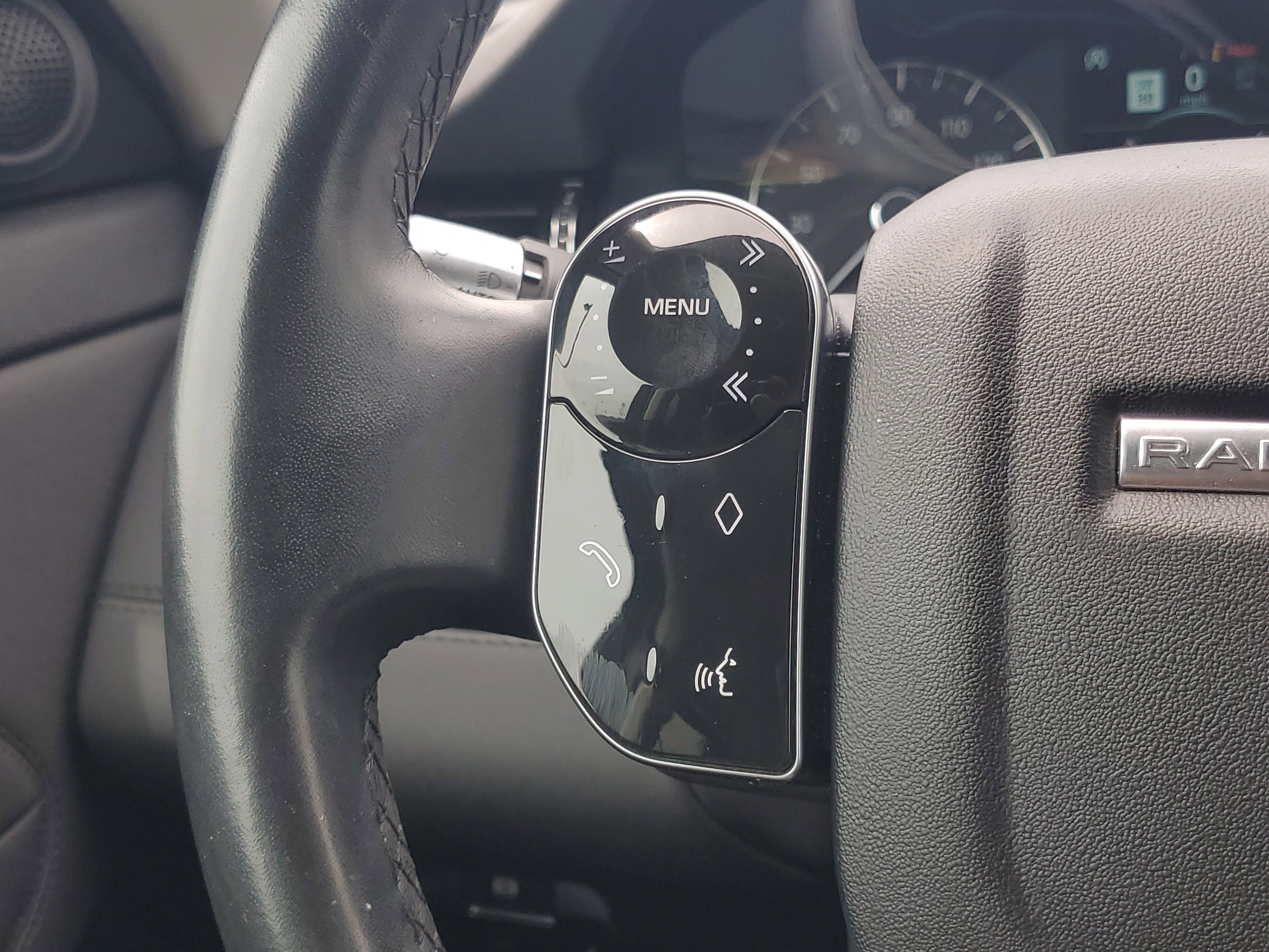Used 2020 Black Land Rover S image 22