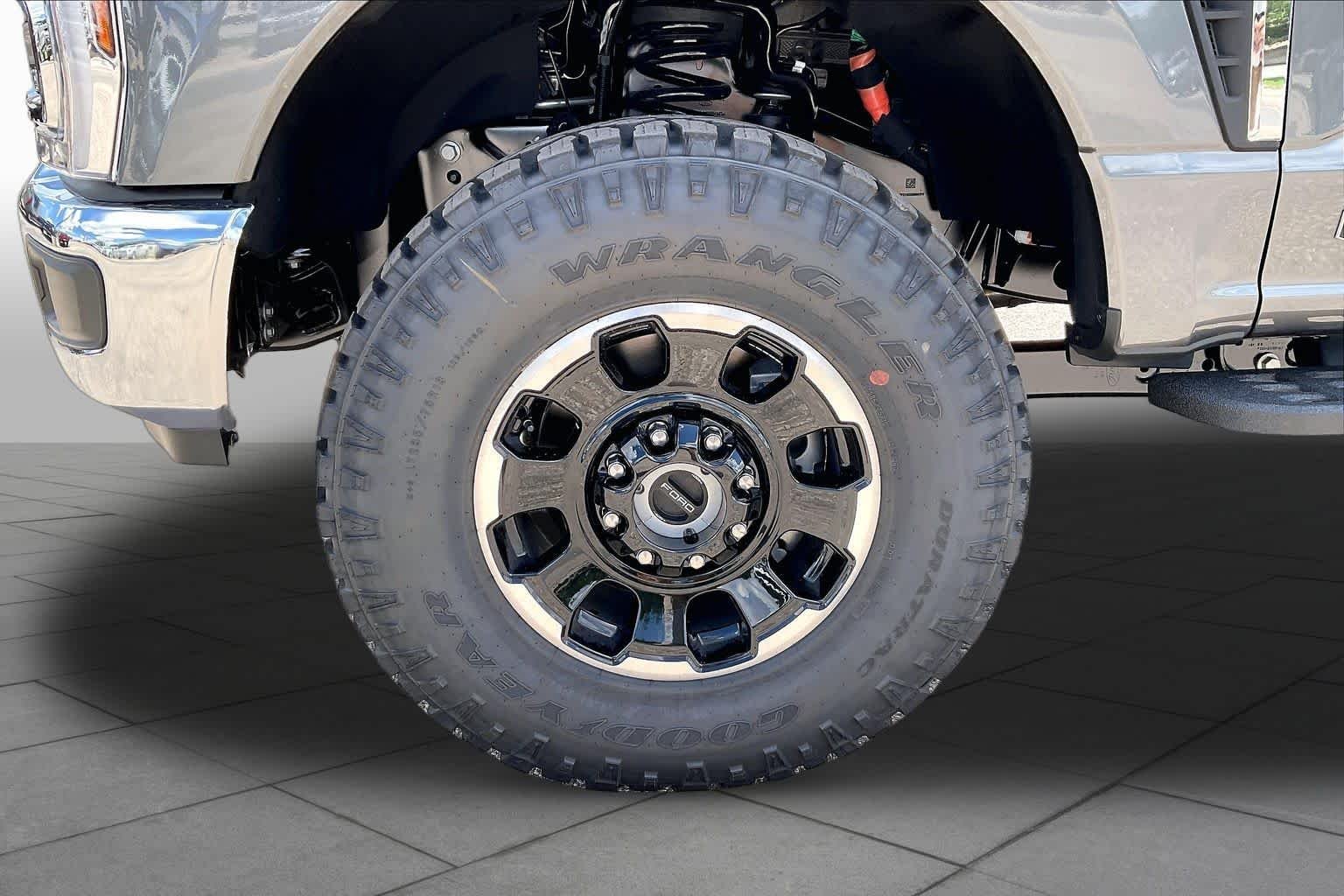 New 2026 Carbonized Gray Metallic Ford F-250® Lariat® image 11