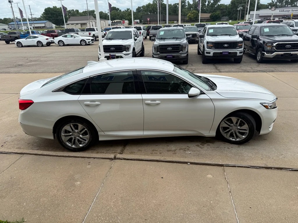 Used 2019 Platinum White Pearl Honda LX 1.5T image 5