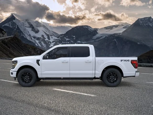 New 2026 Oxford White Ford XLT image 3