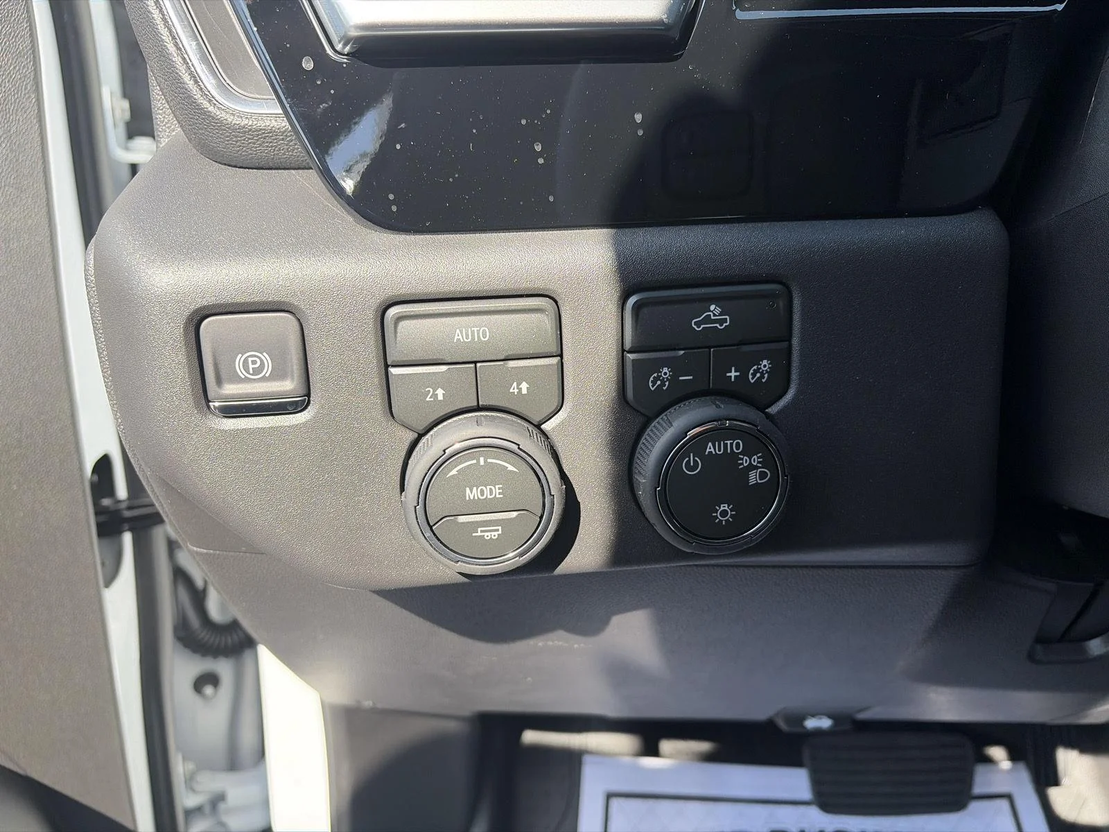 New 2026 Summit White Chevrolet LT image 15