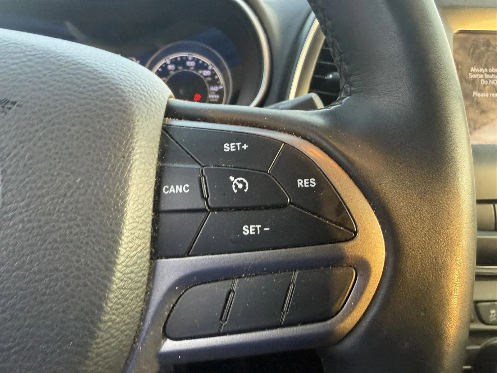 Used 2019 Gy Jeep Latitude Plus image 14