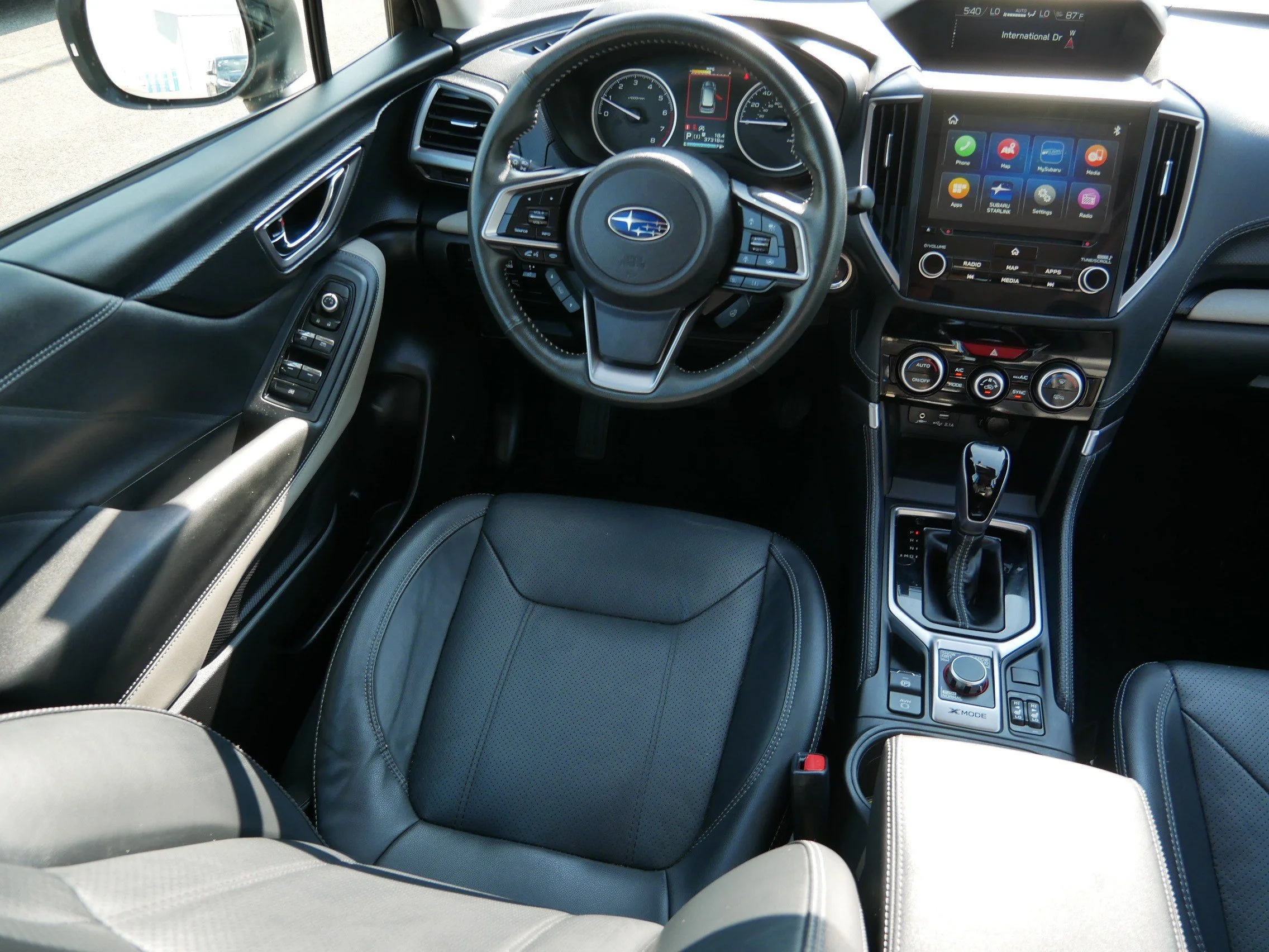 Used 2023 Crystal White Pearl Subaru Limited image 9