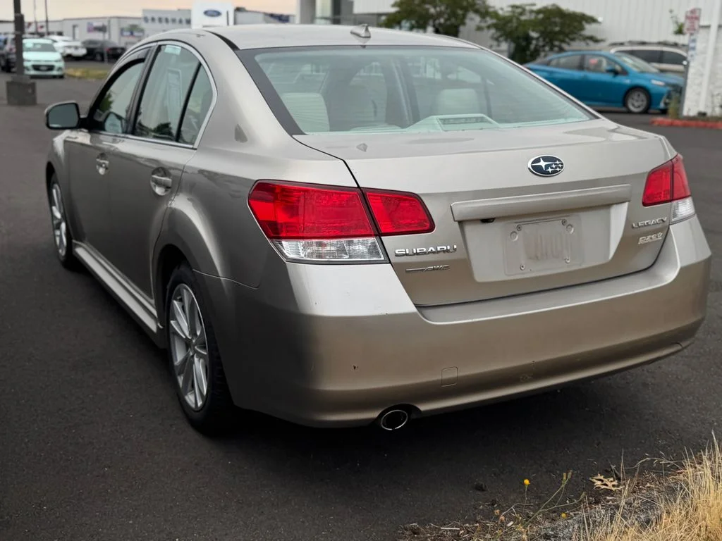 Used 2014 Tungsten Metallic Subaru 2.5i image 2
