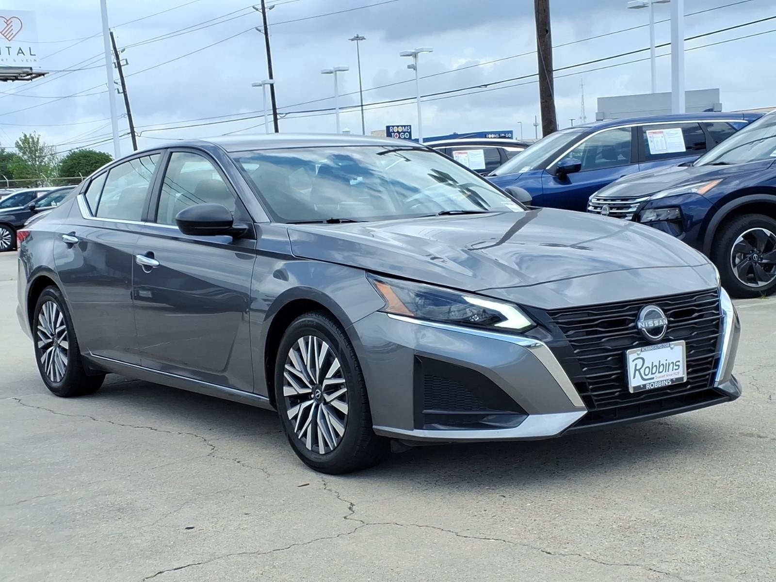 2024 Nissan Altima 2.5 SV - 2