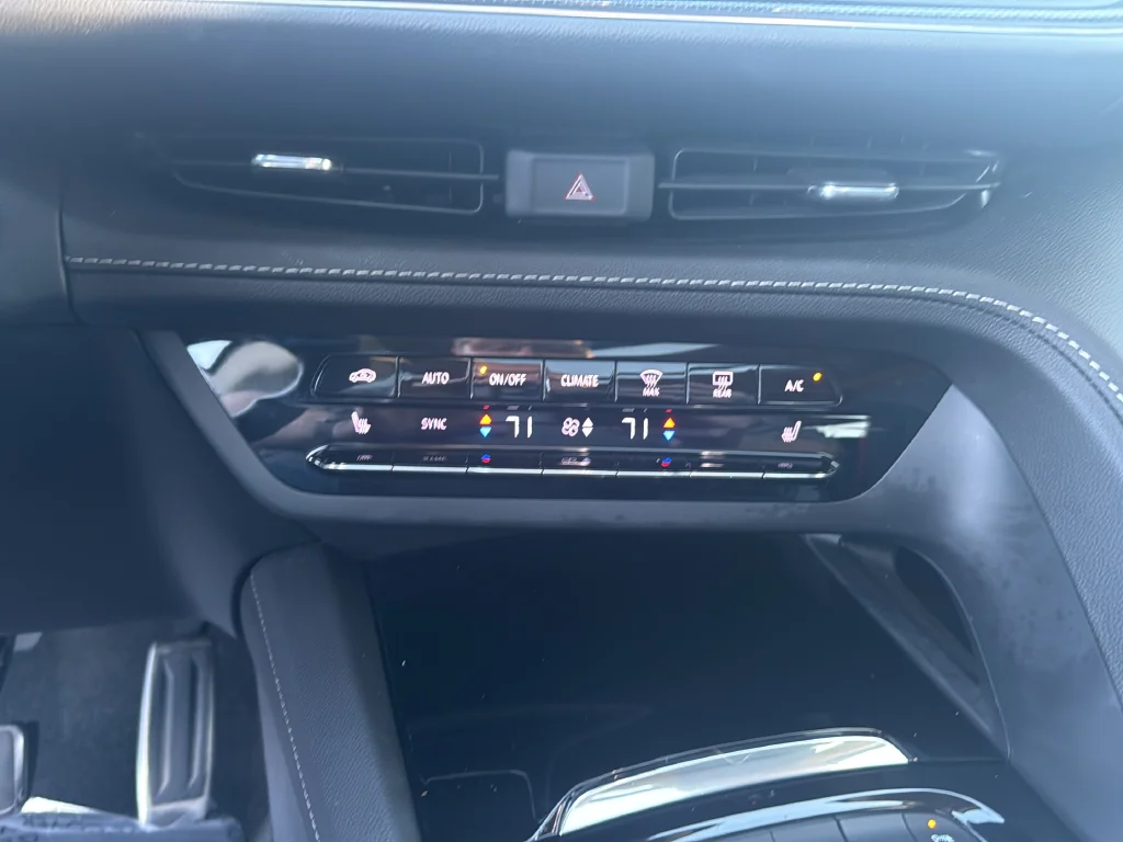 Used 2023 Gray Buick Essence image 20