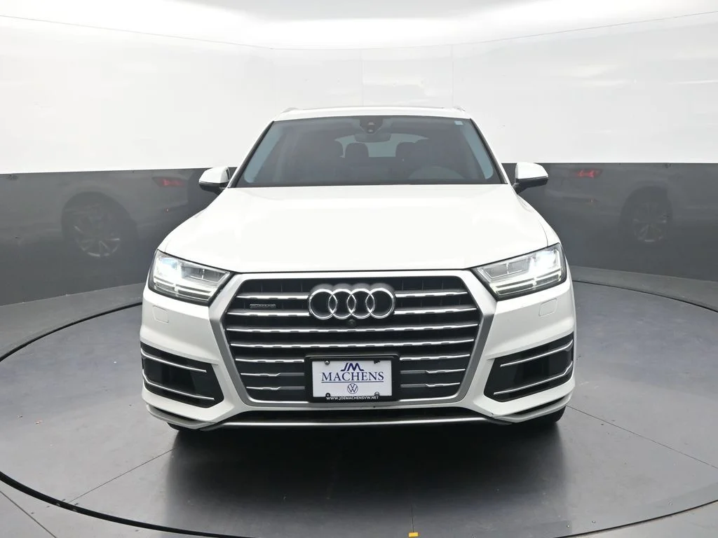 Used 2019  Audi 55 Premium image 2