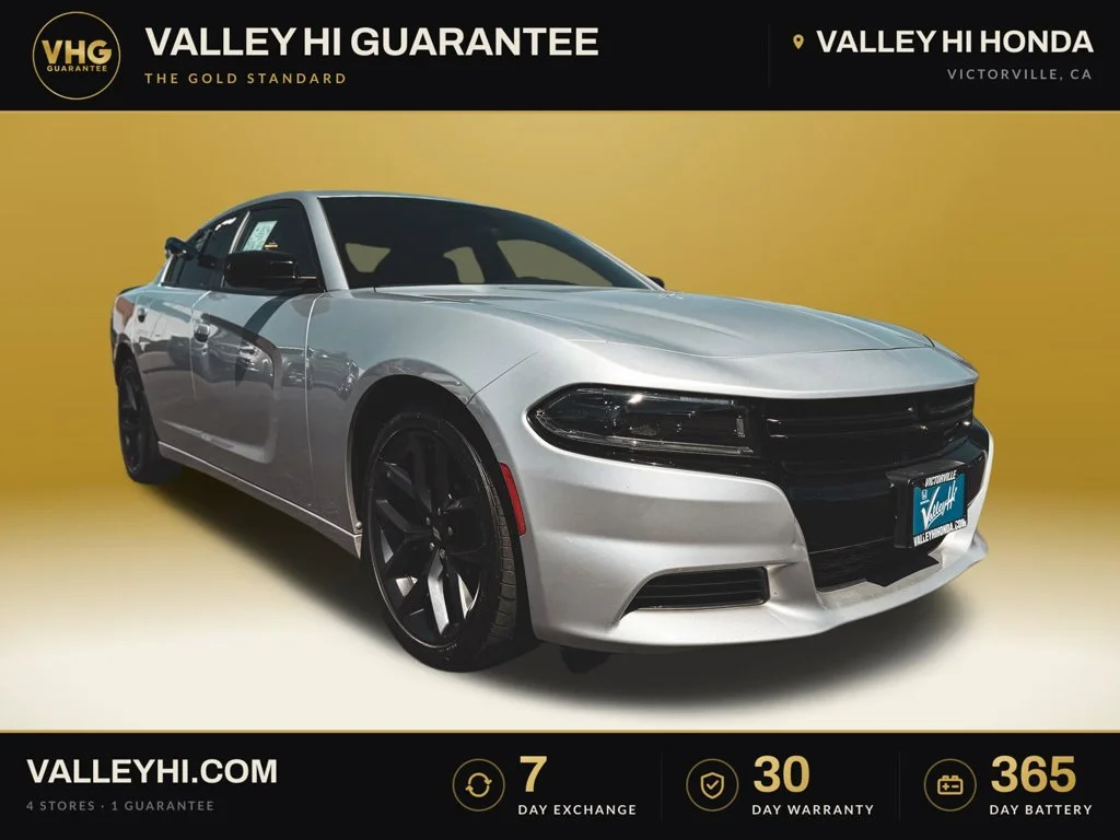 Used 2023 Silver Dodge SXT image 1