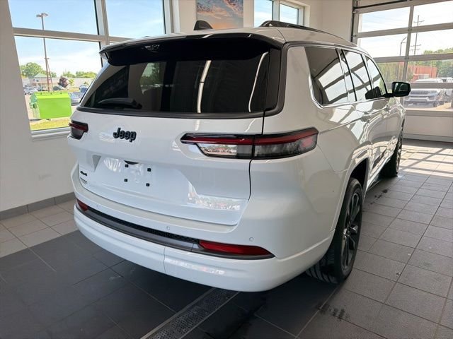 New 2026 Bright White Clear-Coat Exterior Paint Jeep Limited Reserve image 5