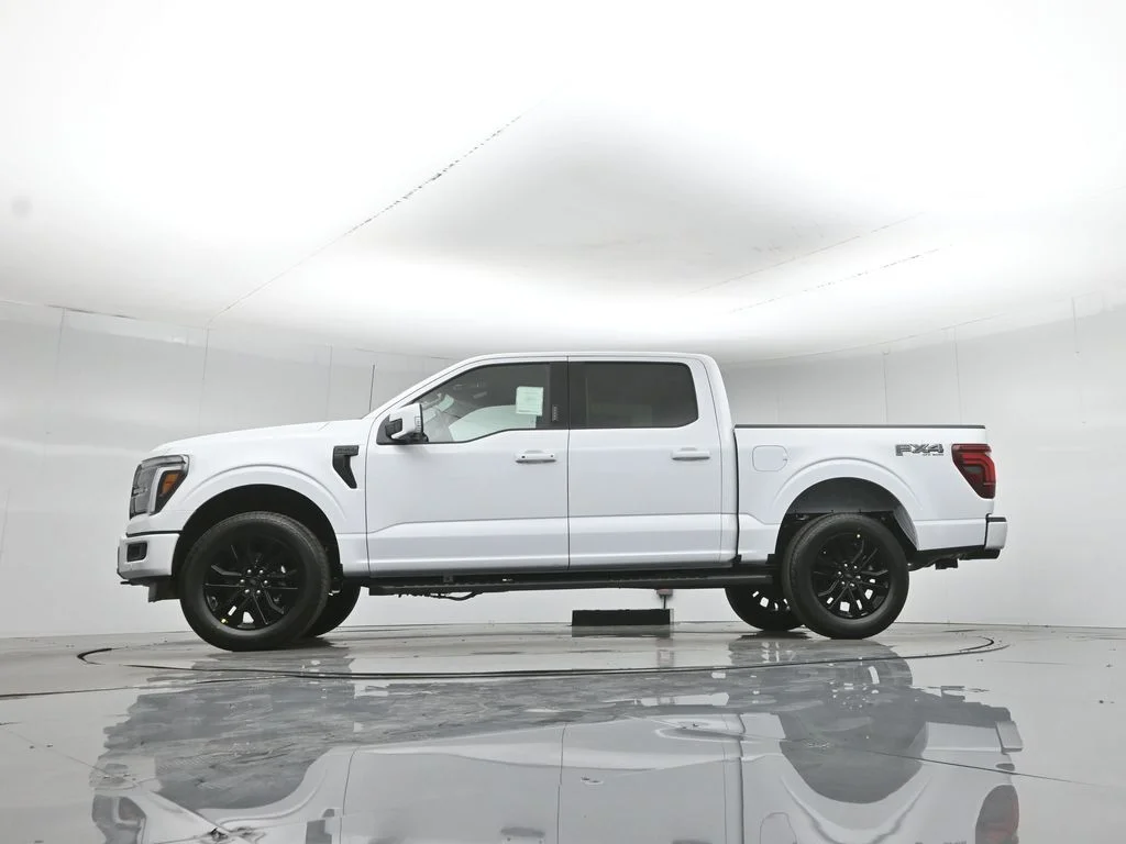 New 2026 Oxford White Ford Lariat image 53