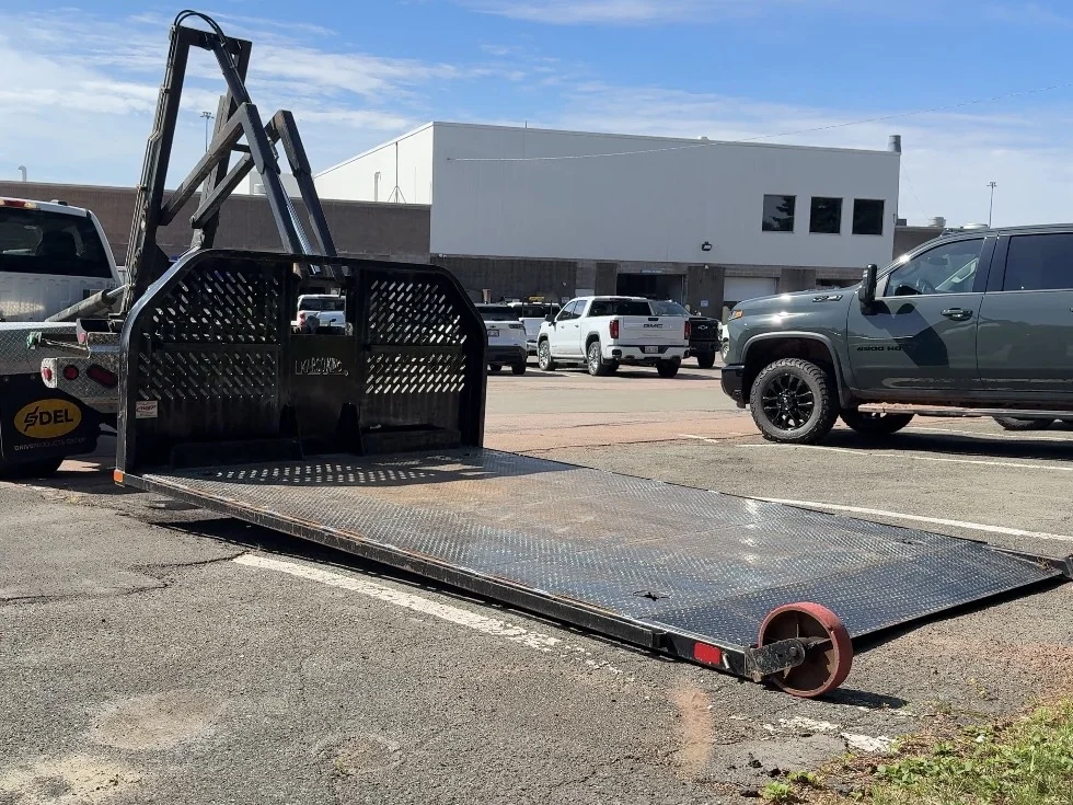 Used 2023 White Ford XLT 4x4 Power Stroke Kargo King Hooklift image 24
