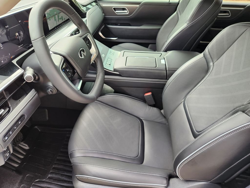 Used 2026 White INFINITI LUXE image 12
