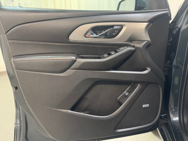Used 2018 GRAPHITE METALLIC Chevrolet LT Leather image 11