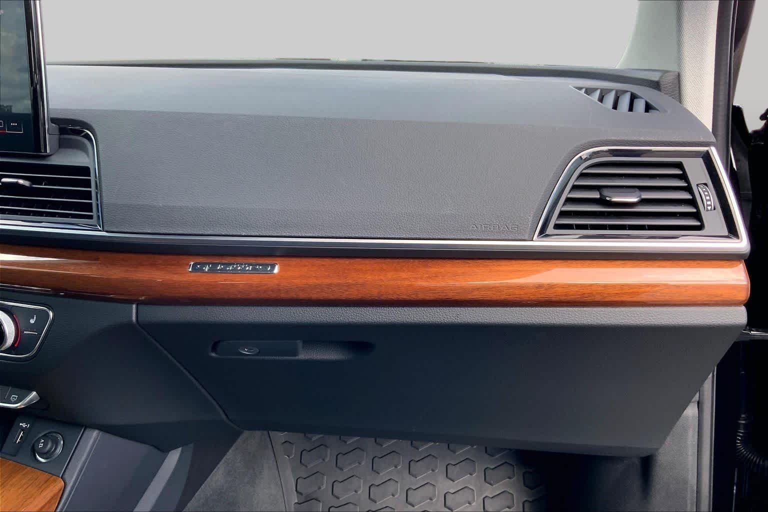 Used 2025 Brilliant Black Audi Premium image 18