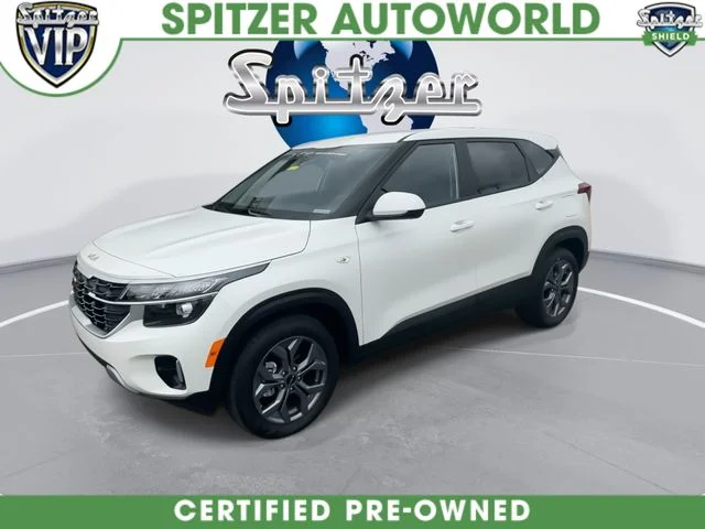 Used 2026 White Kia LX image 4
