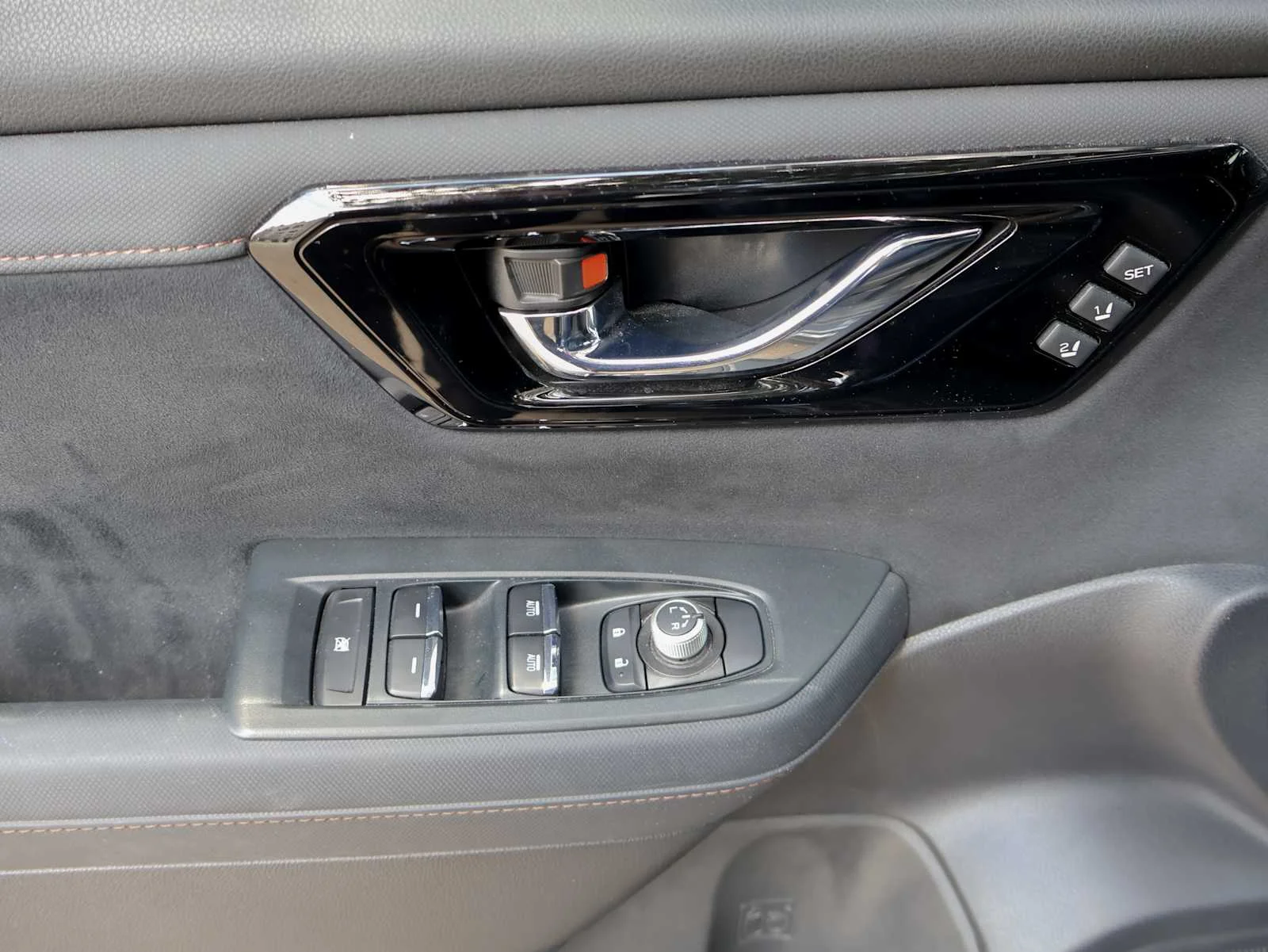Used 2025 Magnetite Gray Metallic Subaru Touring image 14