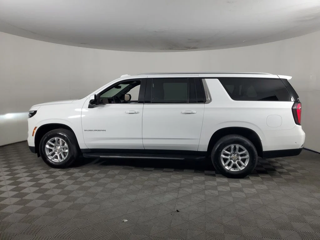 Used 2025 White Chevrolet LT image 7