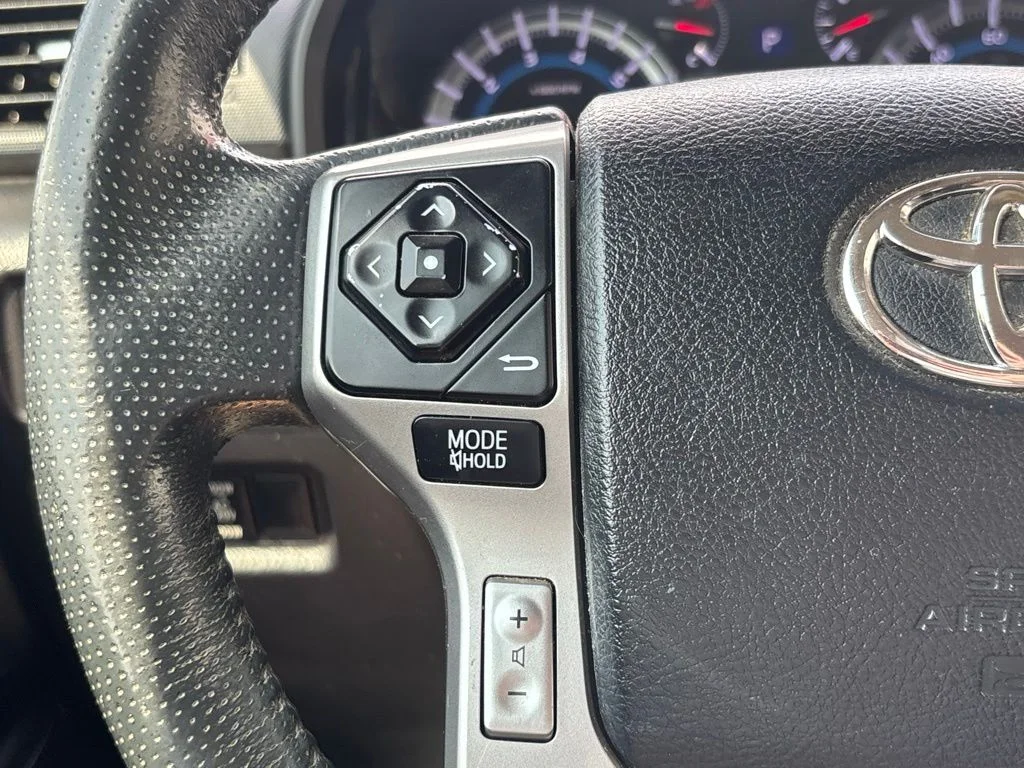 Used 2015 Red Toyota SR5 image 18
