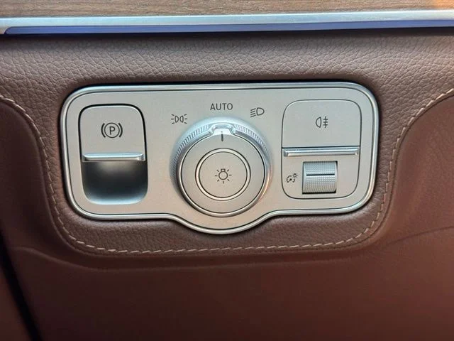 Used 2024 Green Mercedes-Benz GLE 350 image 32