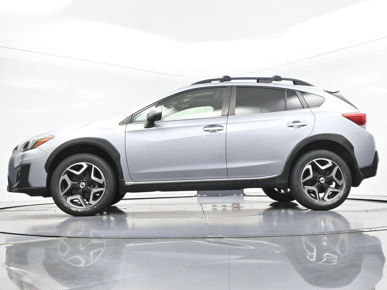 Used 2018 Ice Silver Metallic Subaru Limited image 48