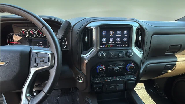 Used 2022 White Chevrolet LTZ image 13