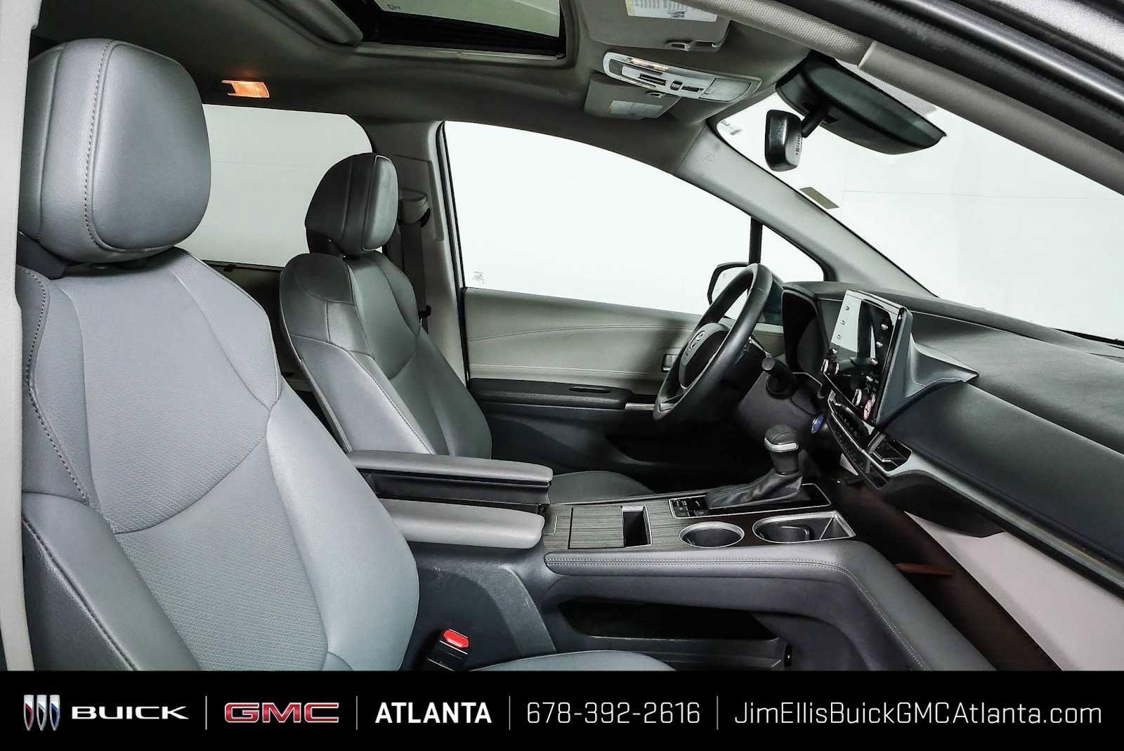 2024 Toyota Sienna XLE - Photo 22