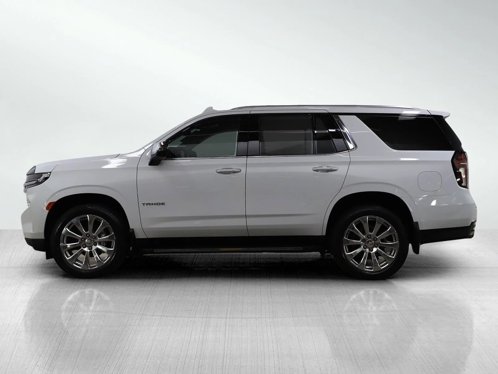 Used 2021 Chevrolet Tahoe Premier with VIN 1GNSKSKD5MR152900 for sale in Hopkins, Minnesota