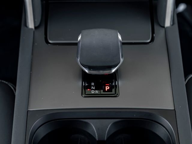 Used 2024 Ostuni Pearl White Land Rover S image 19