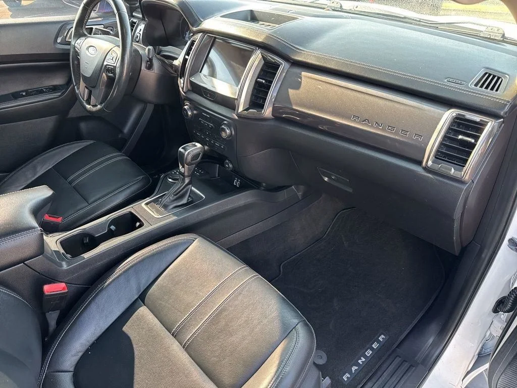 Used 2019 White Ford Lariat image 28