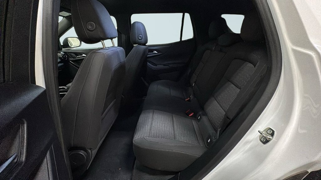 Used 2025 White Chevrolet LT image 13
