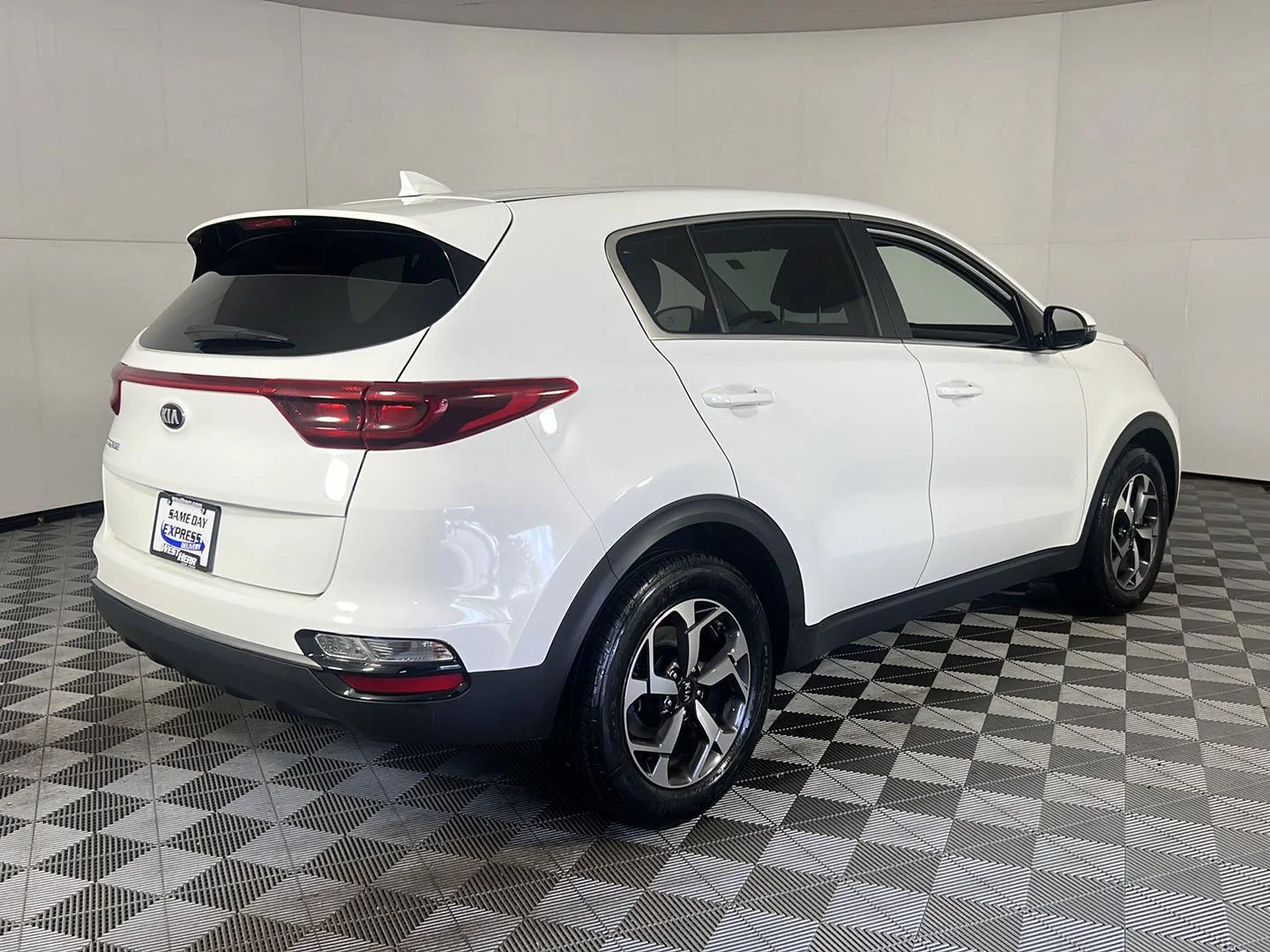 Used 2020 Clear White Kia LX image 15
