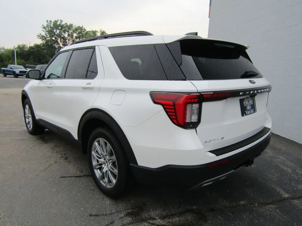 New 2026 Star White Metallic Tri-Coat Ford Active image 9