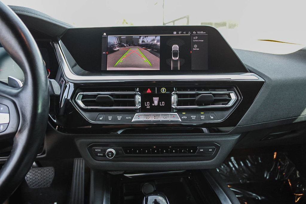 Used 2022 White BMW sDrive30i image 13