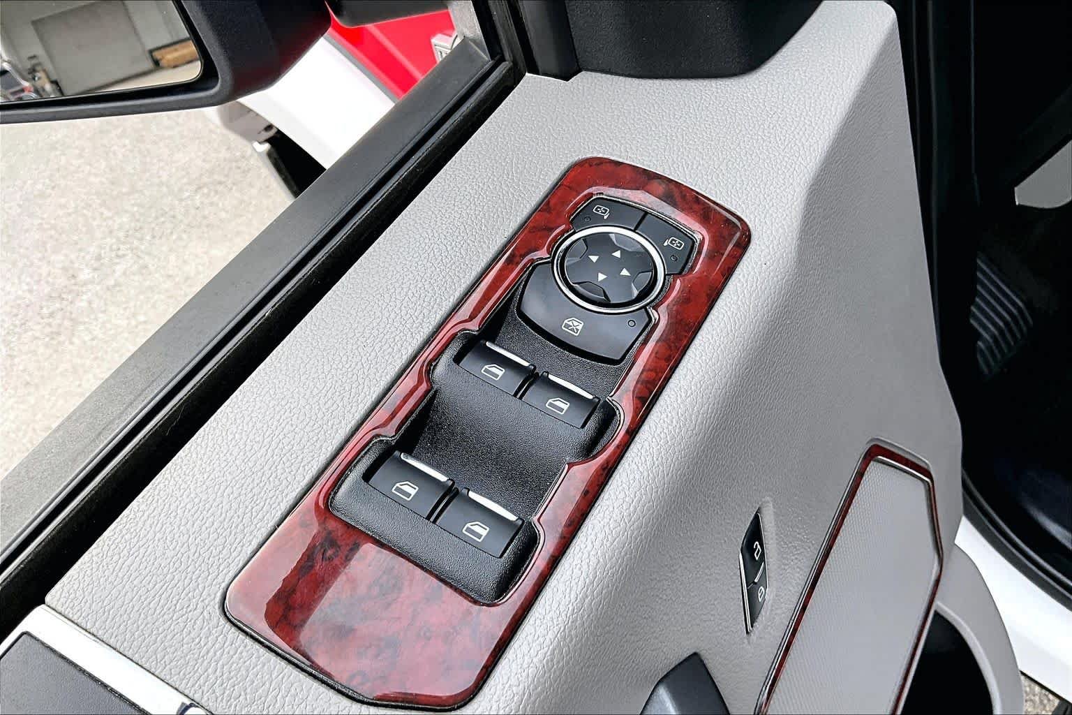 Used 2019 Oxford White Ford XLT image 13