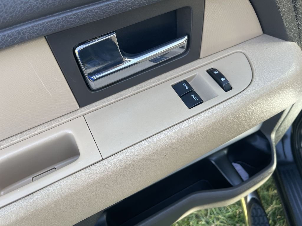 Used 2012 Black Ford XLT image 13