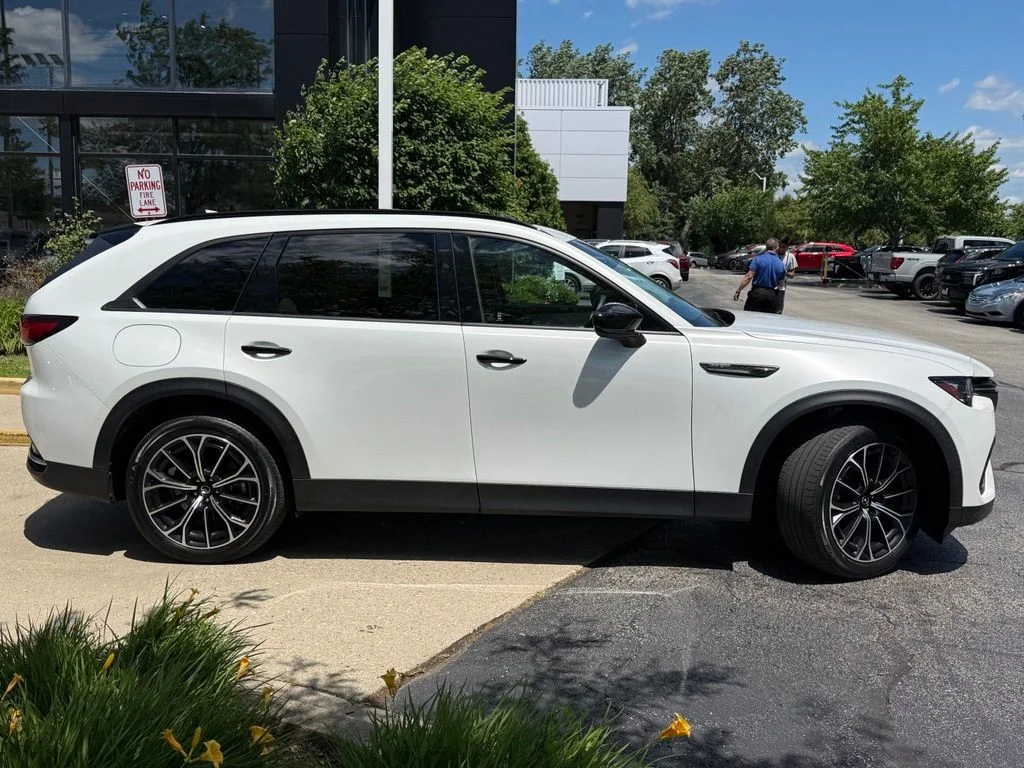 Used 2025 White Mazda Premium image 8