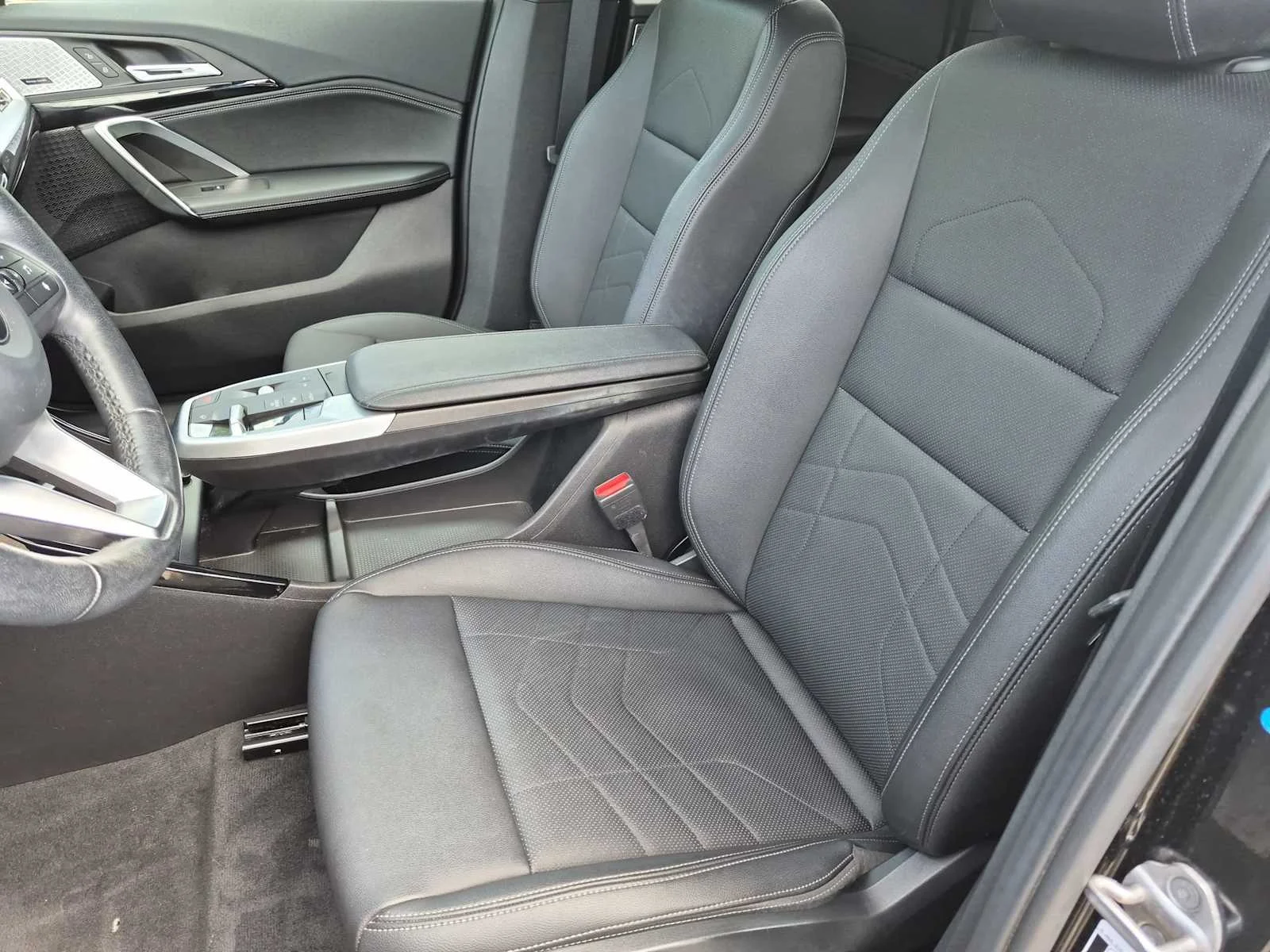 Used 2023 Black Sapphire Metallic BMW xDrive28i image 16