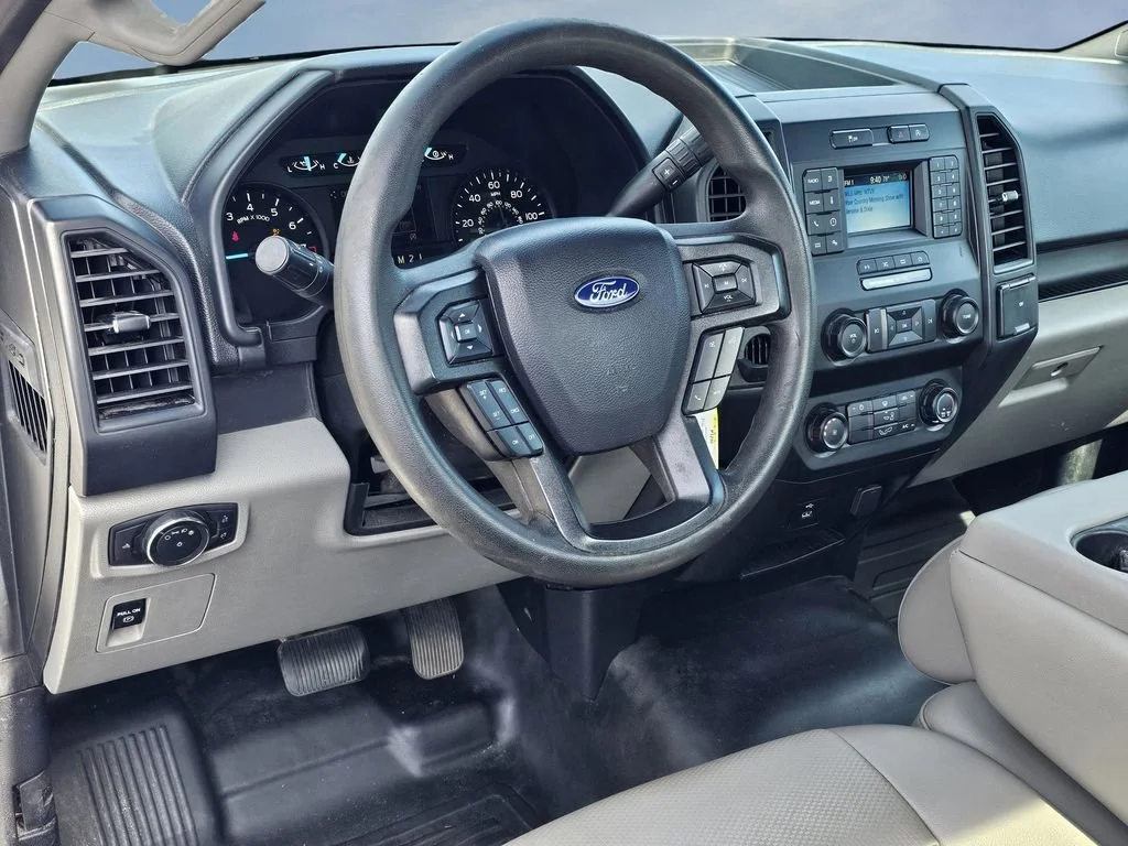 Used 2020 Oxford White Ford XL image 29