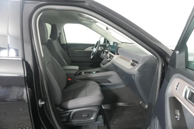 Certified Used 2025 Agate Black Metallic Ford Active image 28