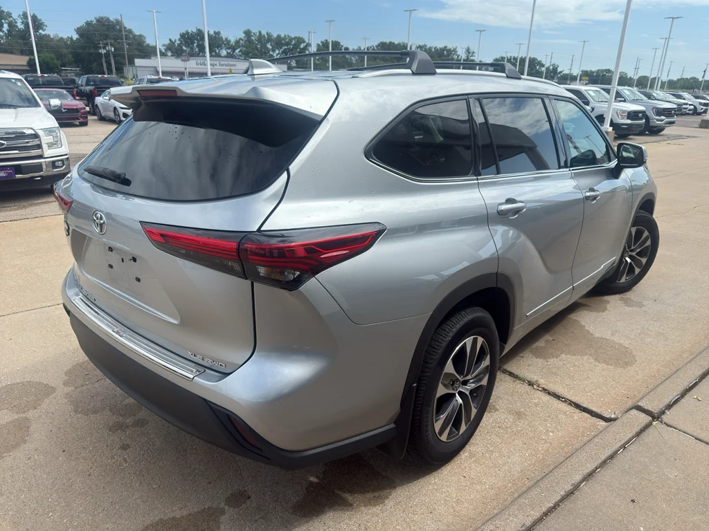 Used 2022 Celestial Silver Metallic Toyota XLE image 6