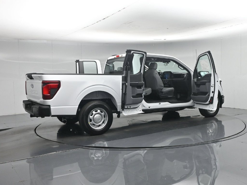 New 2026 Oxford White Ford XL image 5